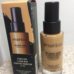 Almost new - Smashbox foundation
